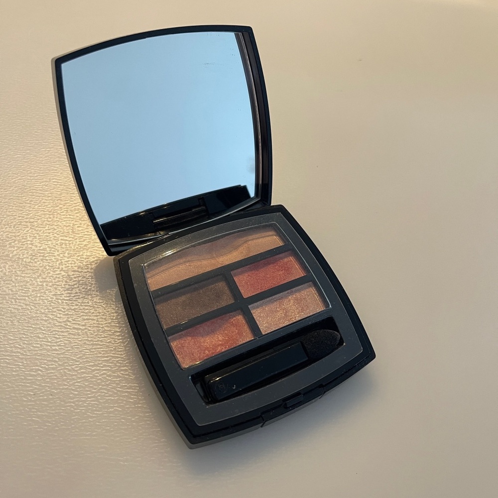 CHANEL LES BEIGES PALETTE HEALTHY GLOW NATURAL EYESHADOW in warm